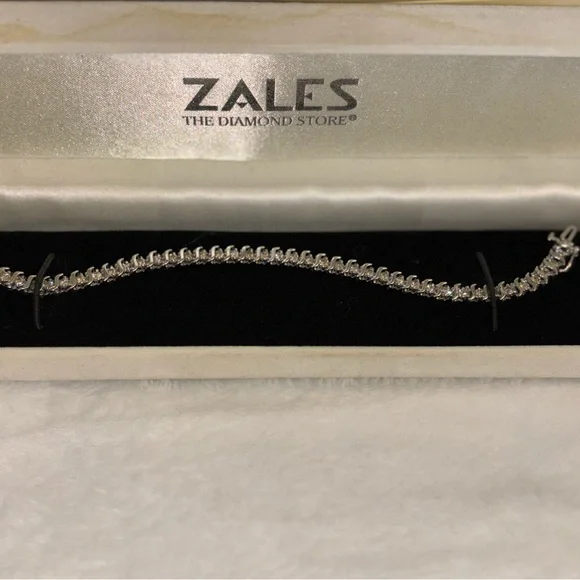 White Gold Diamond Tennis Bracelet for Women - Picture 2 of 5